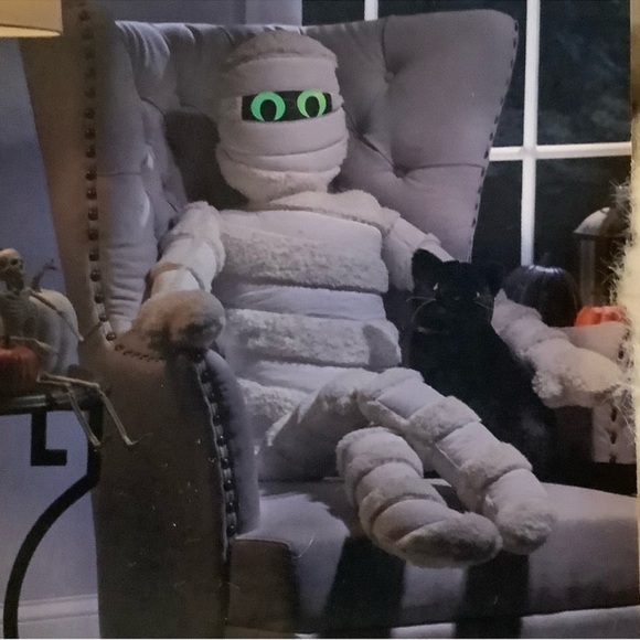 Isaac Mizrahi Mummy Body Pillow Halloween 32” x 60” Decor  👻 5ft ISAAC MIZRAHI Mummy Plush Pillow Glow In The Dark Eyes 60x32 Halloween